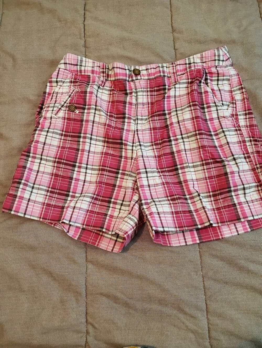 GH Bass Womens Plaid Shorts Size 8 Pink White Black Mid Rise Flat Front Casual